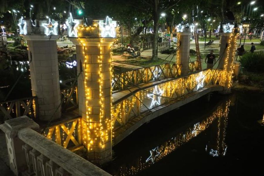 LUZ DE BELÉM INICIA INSTALAÇÃO DA DECORAÇÃO NATALINA